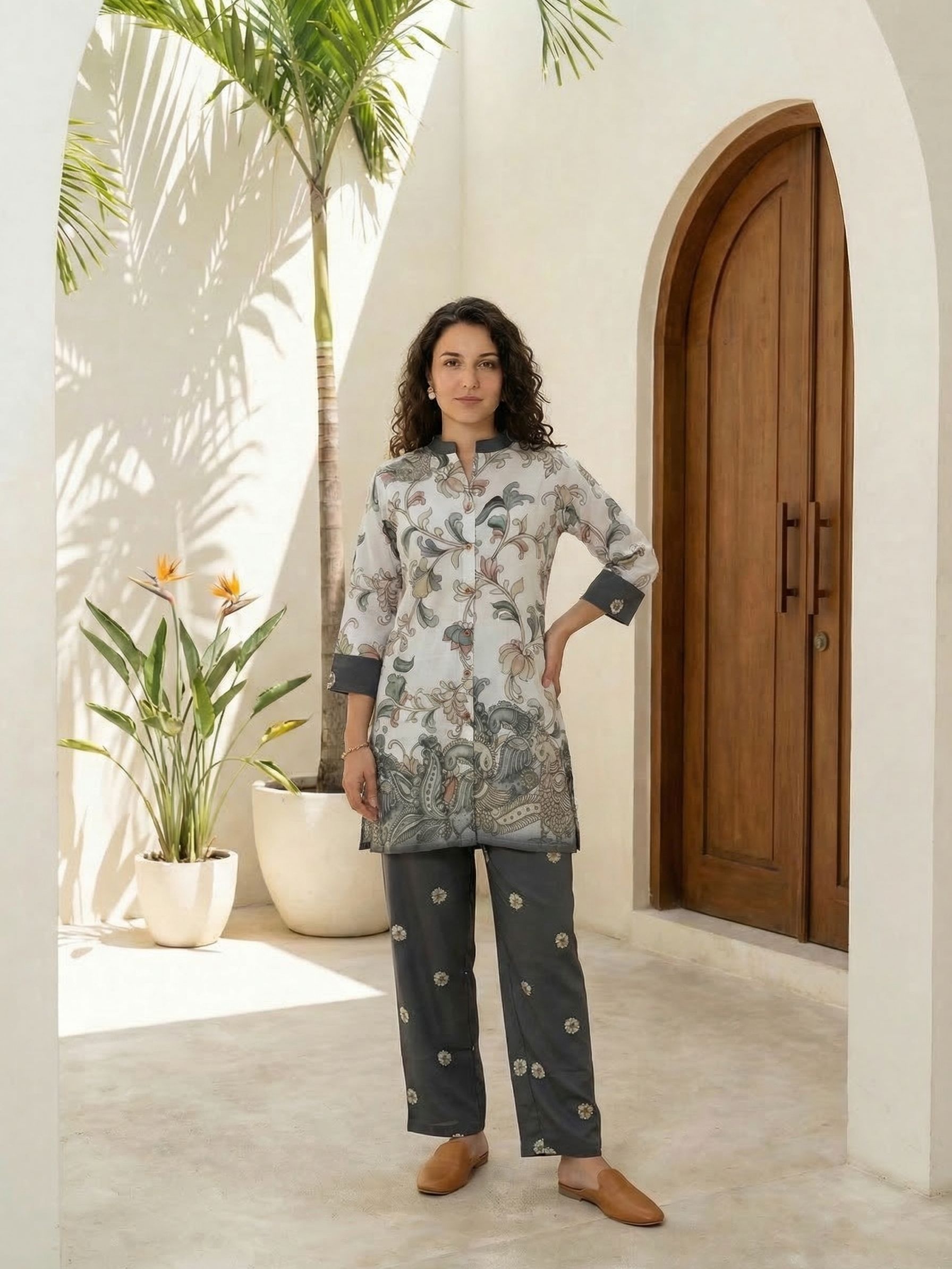 Women floral printed cotton kurta with trousers