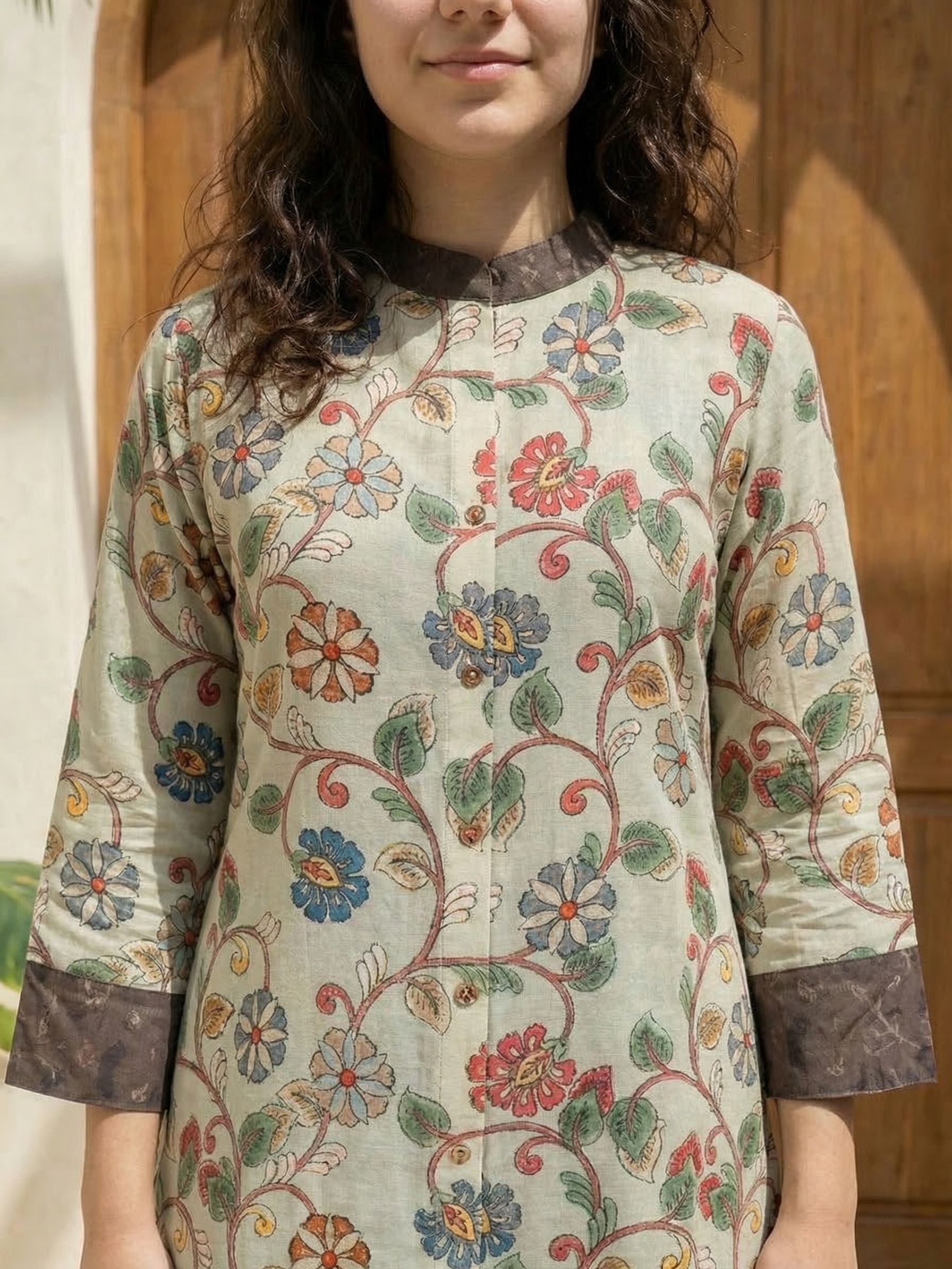 Women floral printed cotton kurta with trousers