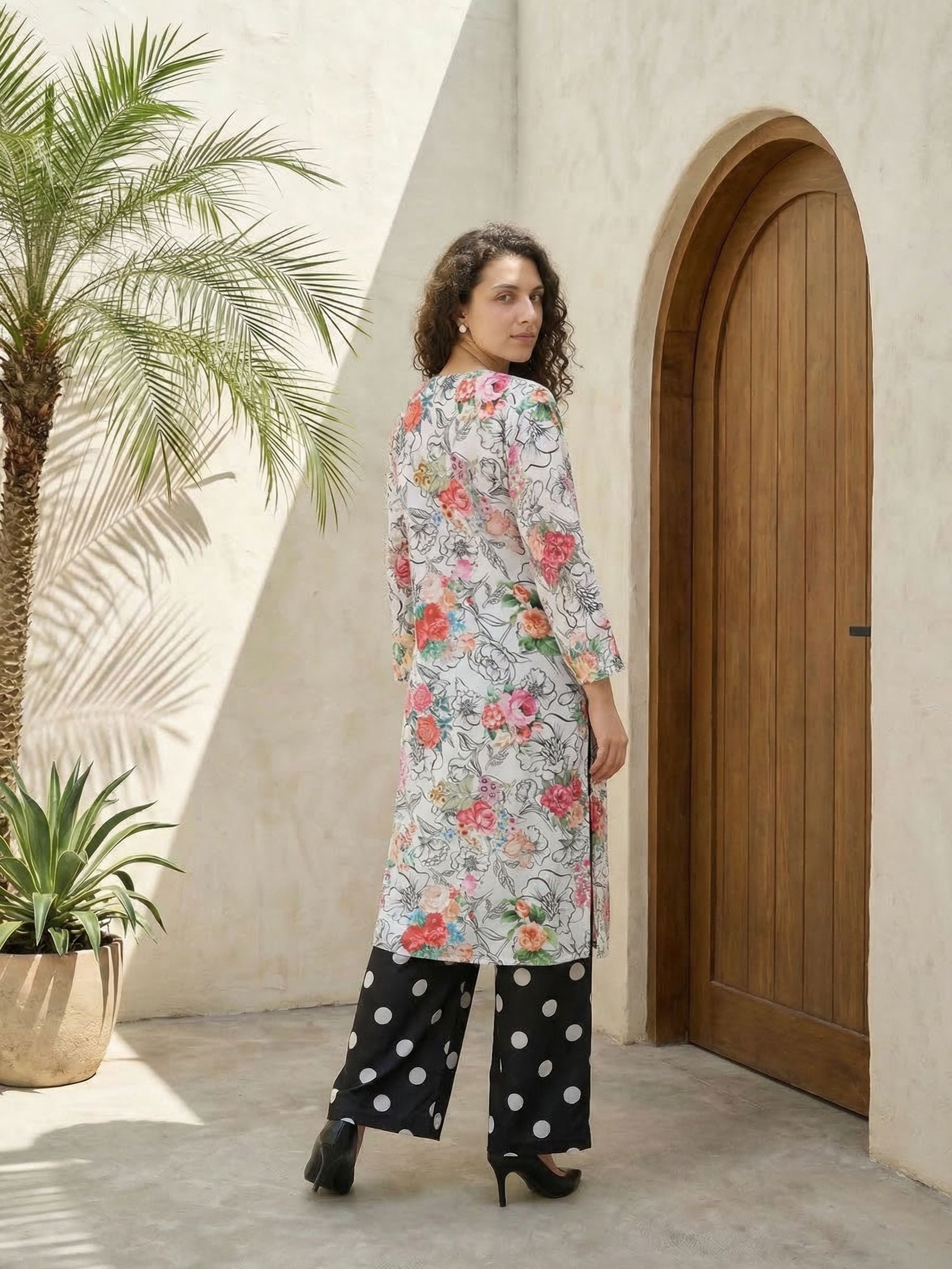 Women floral printed cotton kurta with trousers