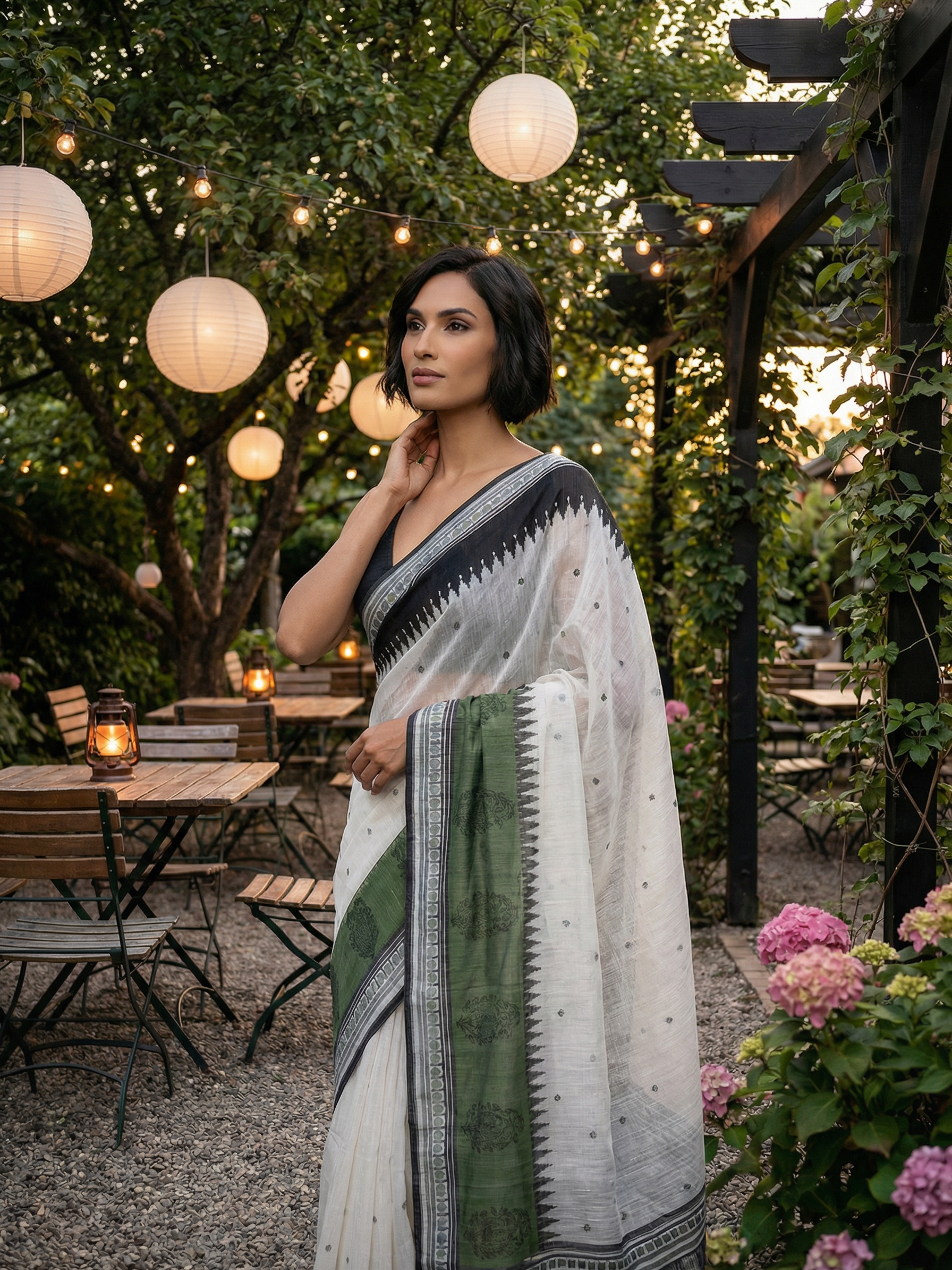 Saanvi White Saree
