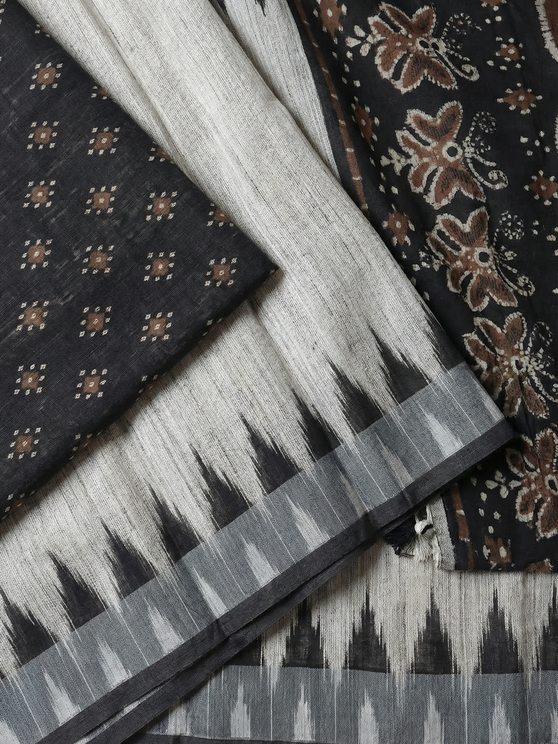 Mor Chakrawali Saree