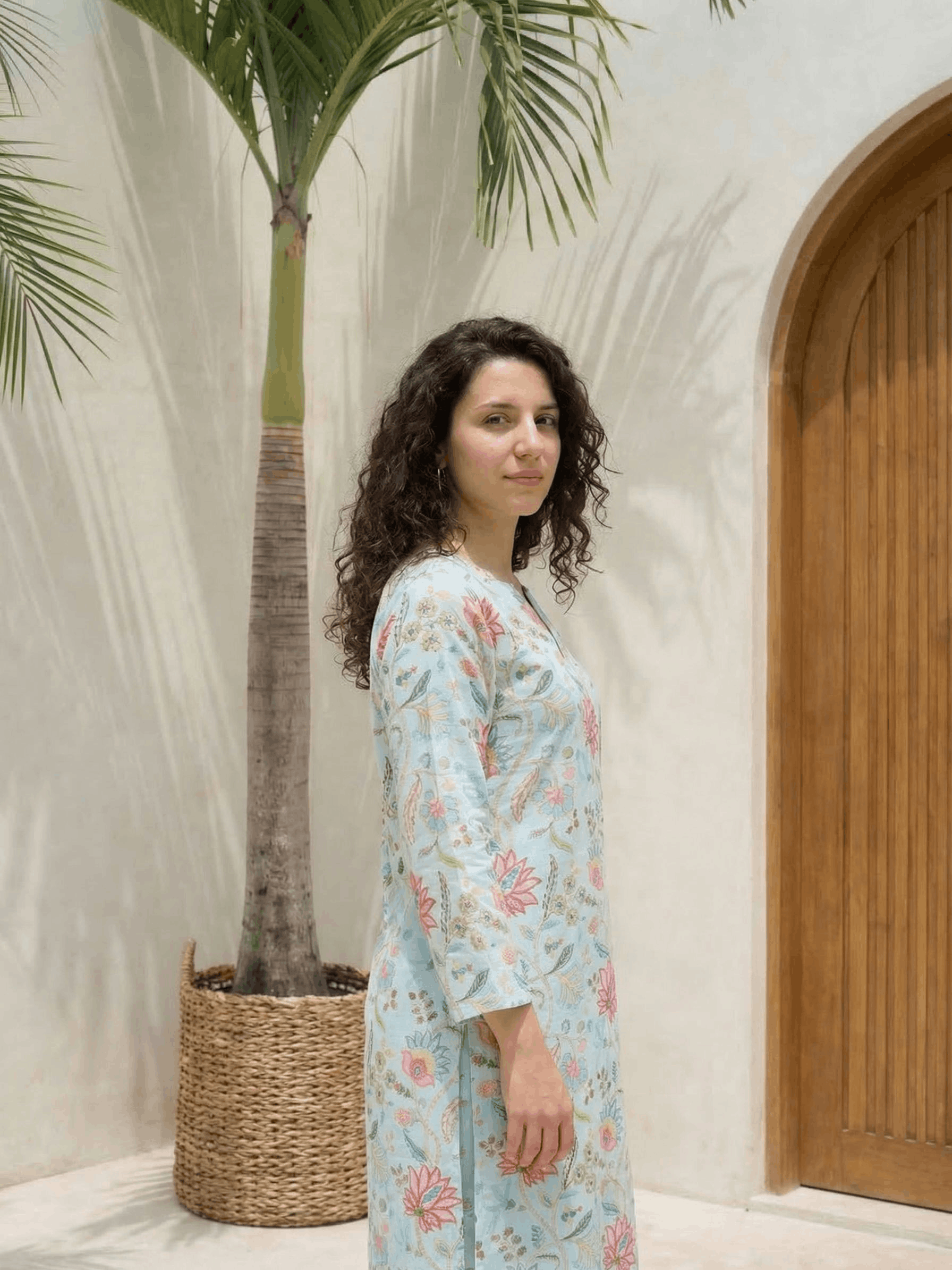 Women floral printed cotton kurta with trousers