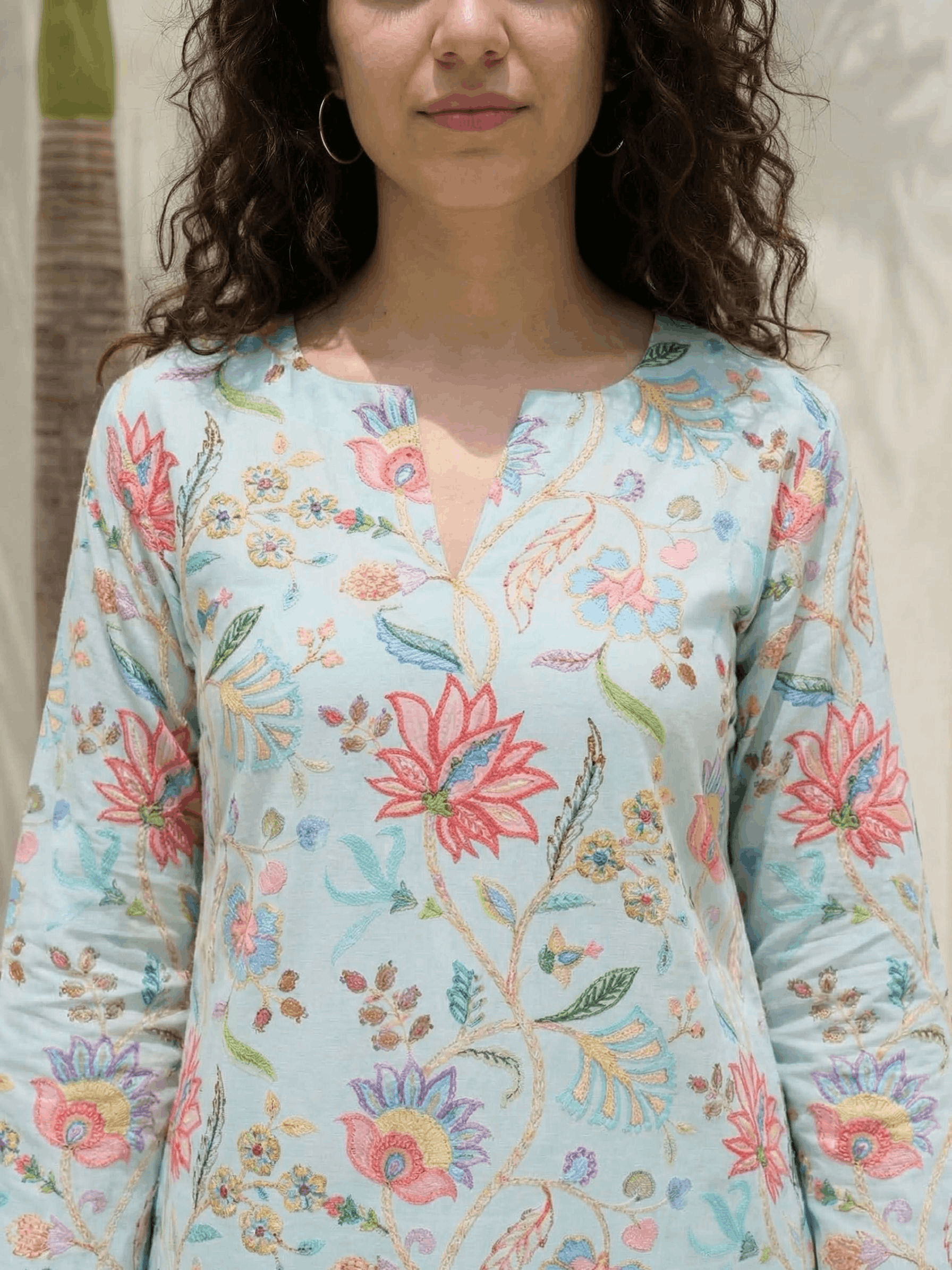 Women floral printed cotton kurta with trousers
