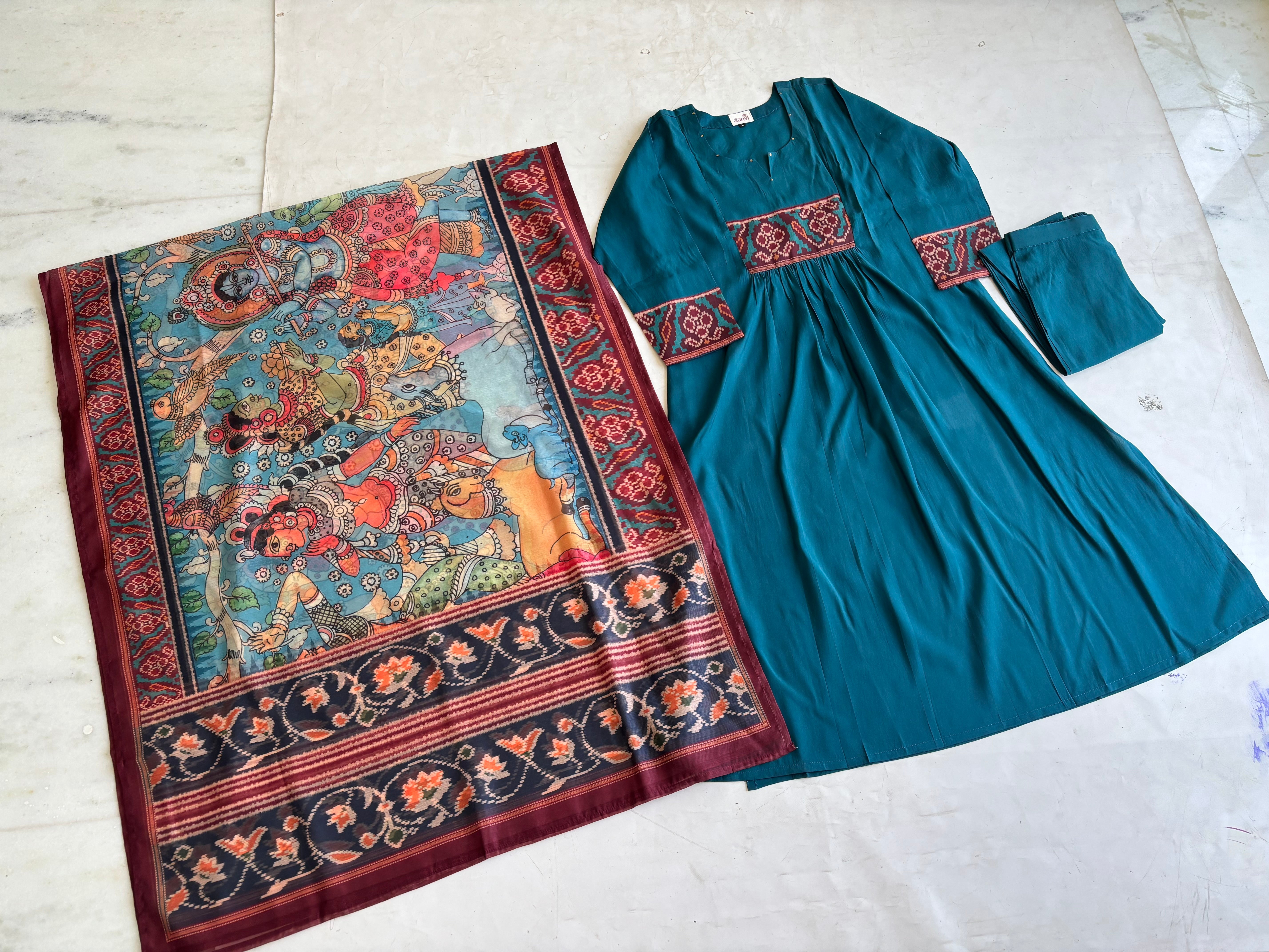 Neeli Adaa Suit Set