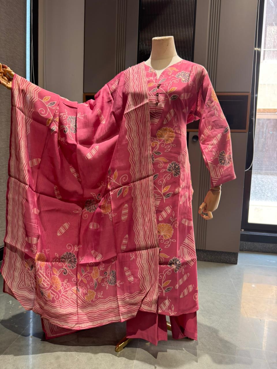 Pihu Pari Suit Set