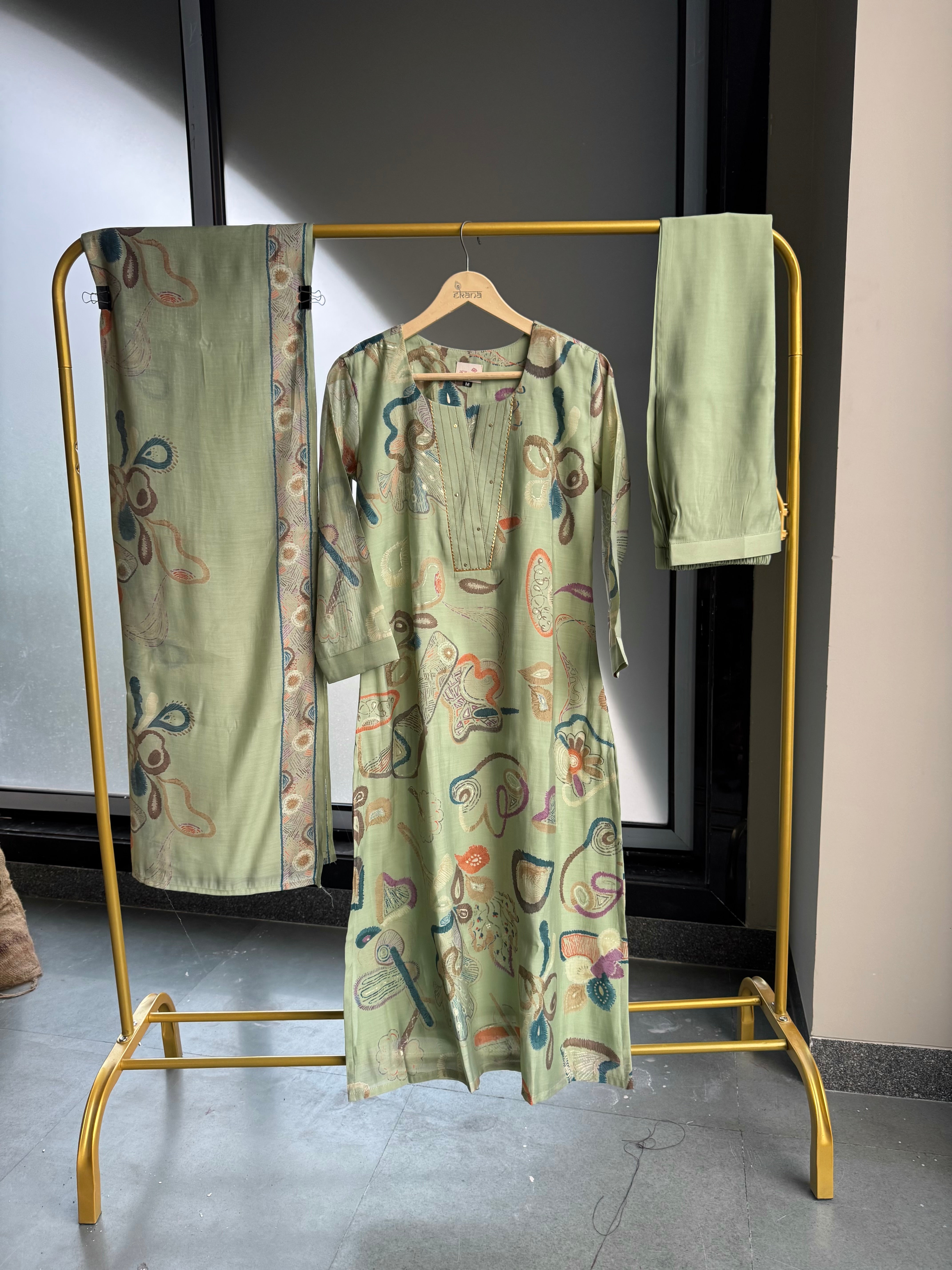 Pista Petals Suit Set